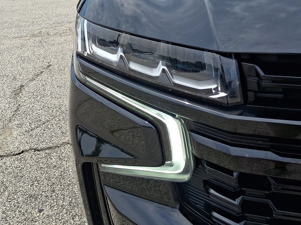 Certified 2023 Chevrolet Tahoe Z71 w/ Luxury Package AWD/4WD image 11