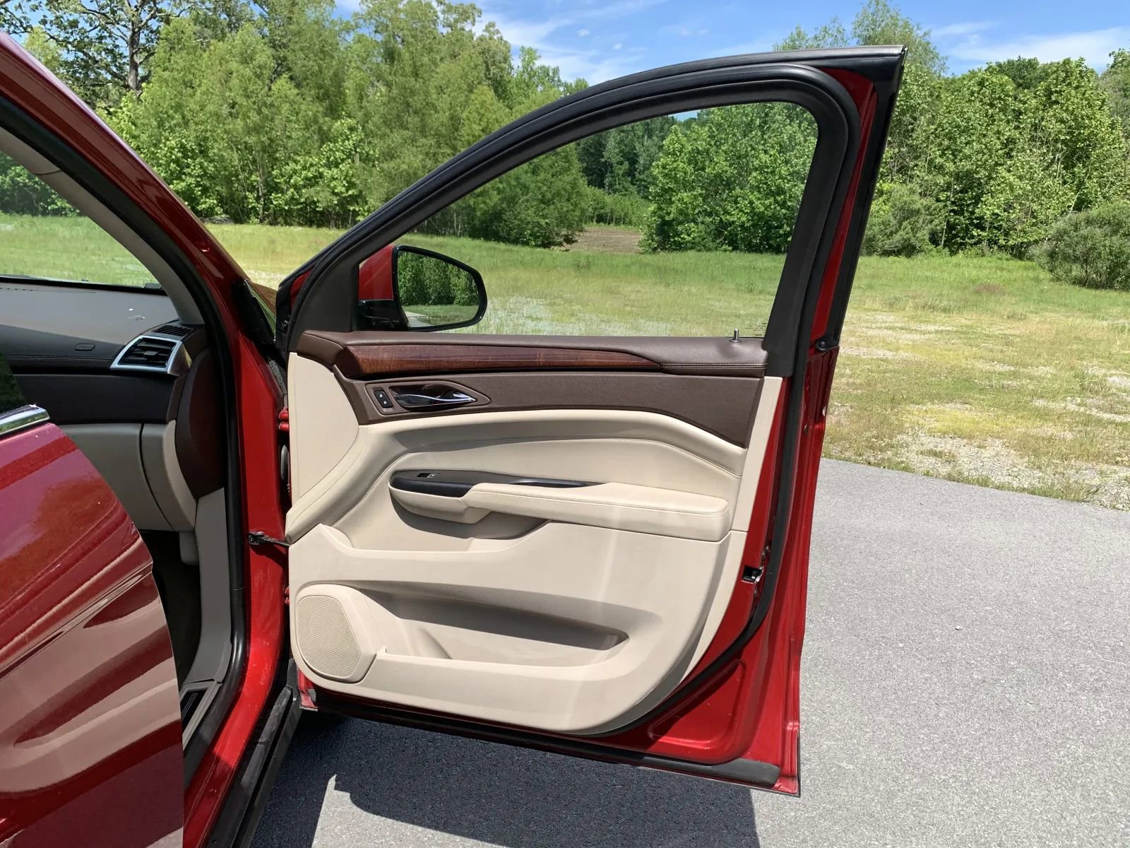 Used 2015 Cadillac SRX Performance AWD/4WD image 30