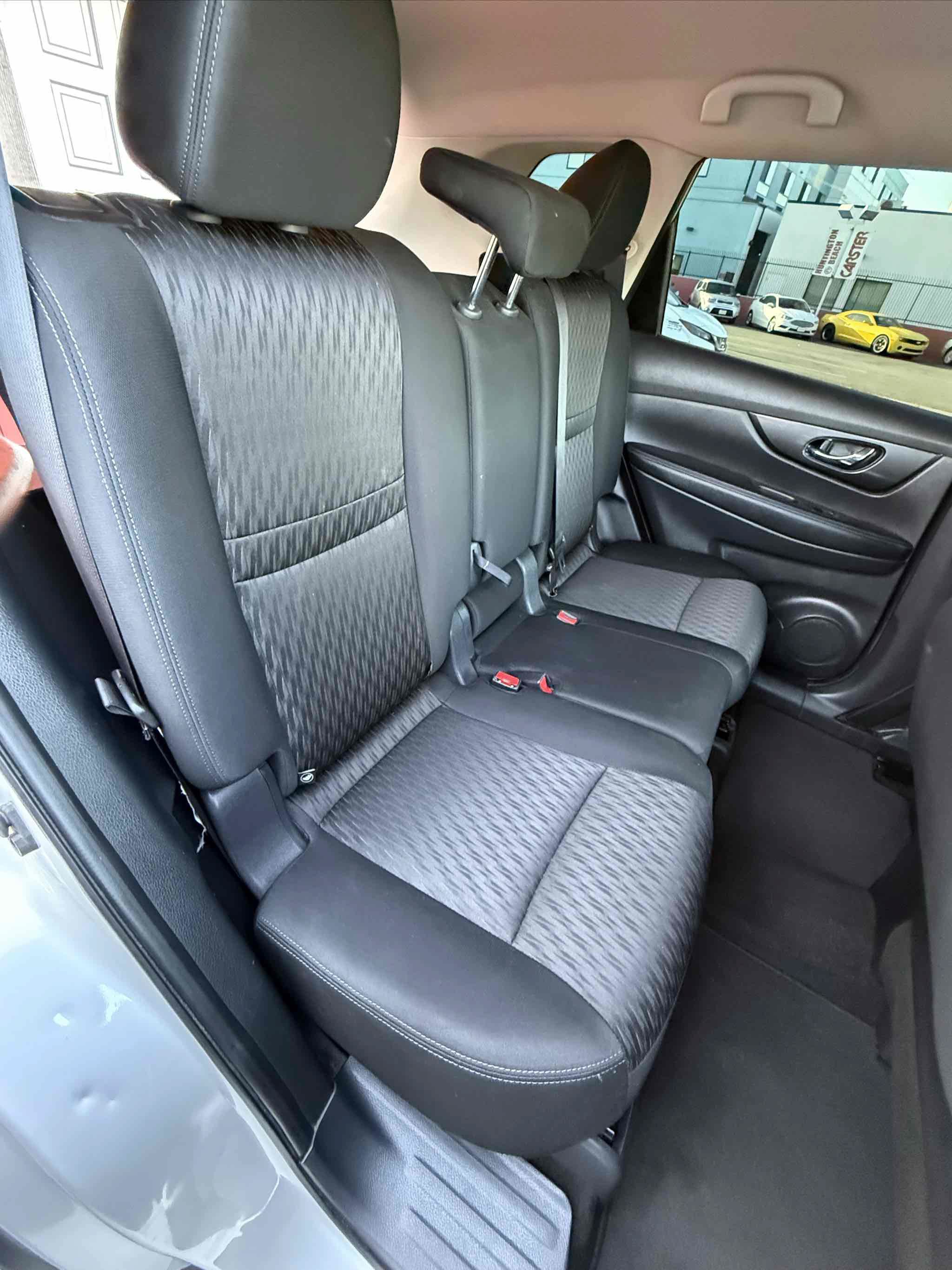 Used 2017 Nissan Rogue SV FWD image 10