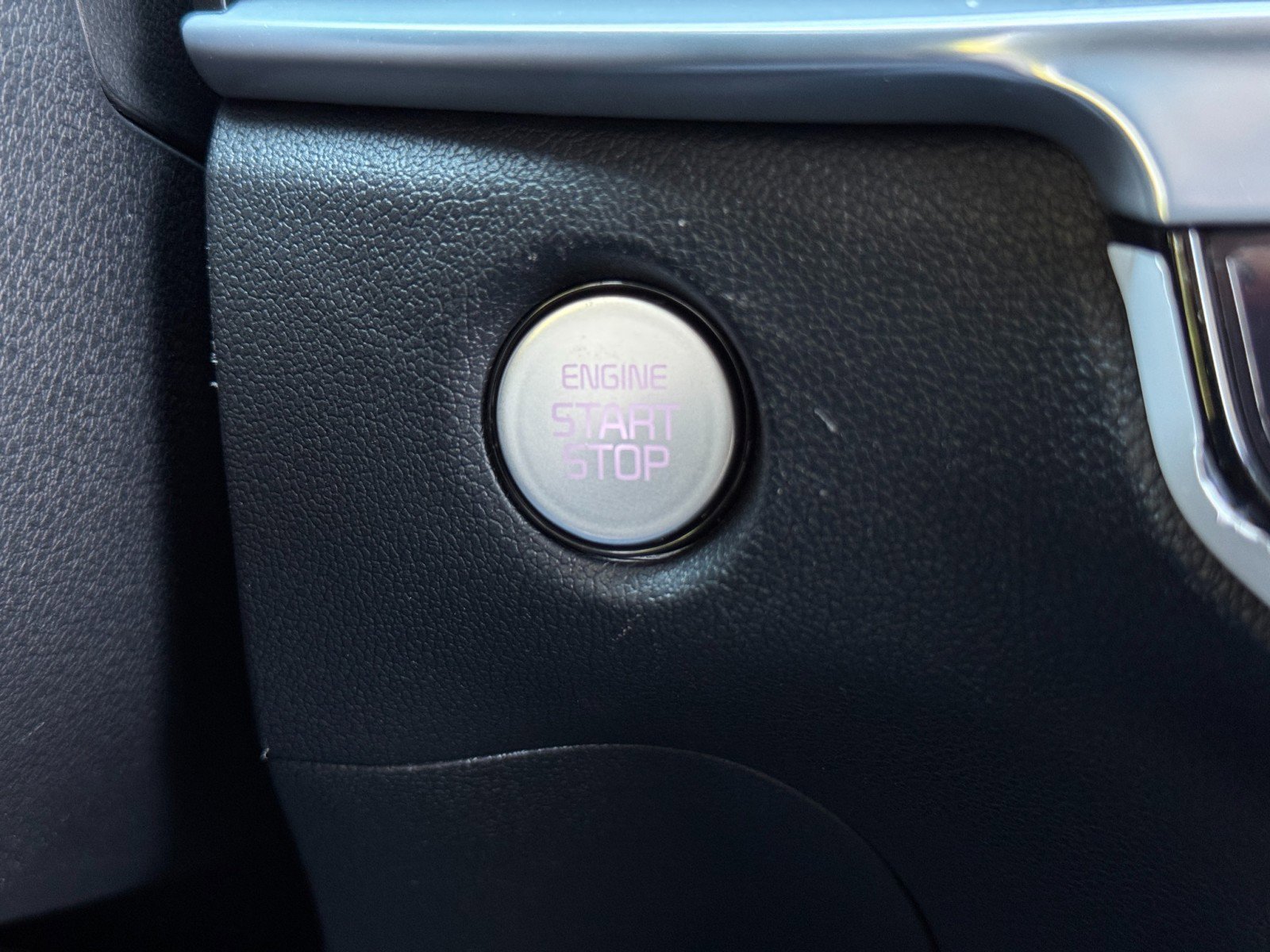 Used 2024 Kia Sorento SX FWD image 23