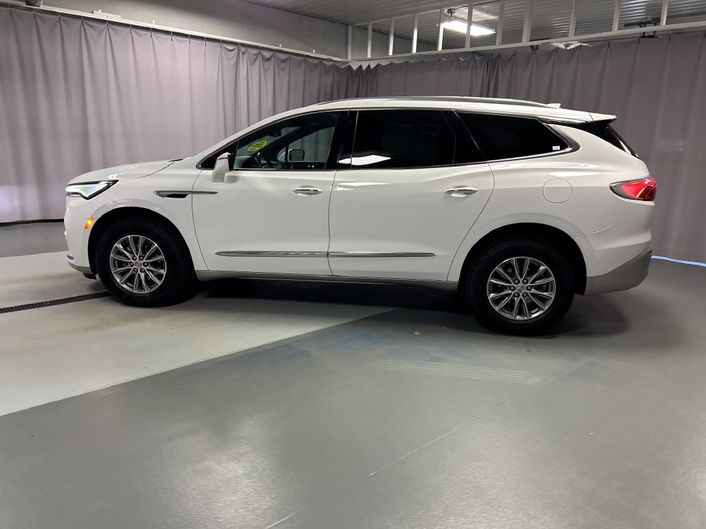 Used 2023 Buick Enclave Essence FWD image 4