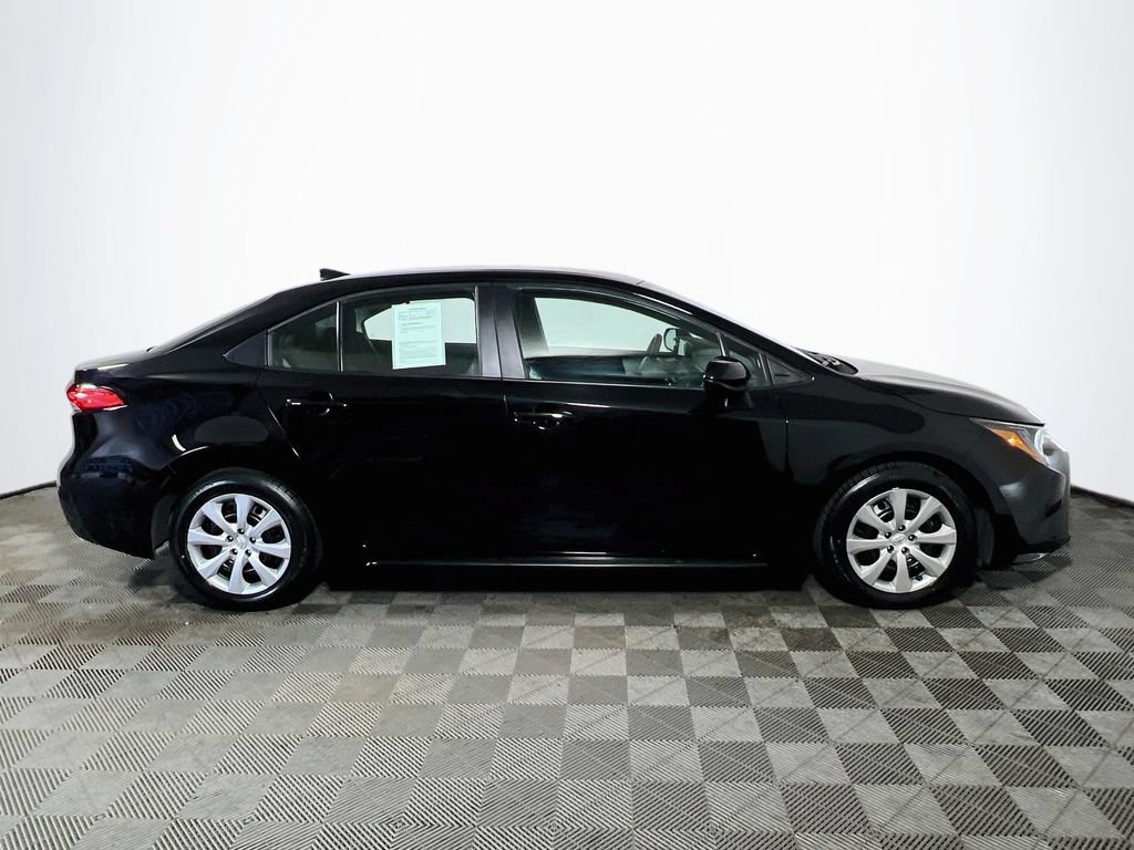 Certified 2025 Toyota Corolla LE FWD image 8