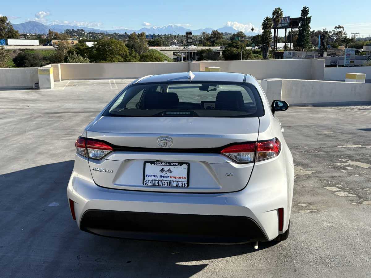Used 2025 Toyota Corolla LE image 30