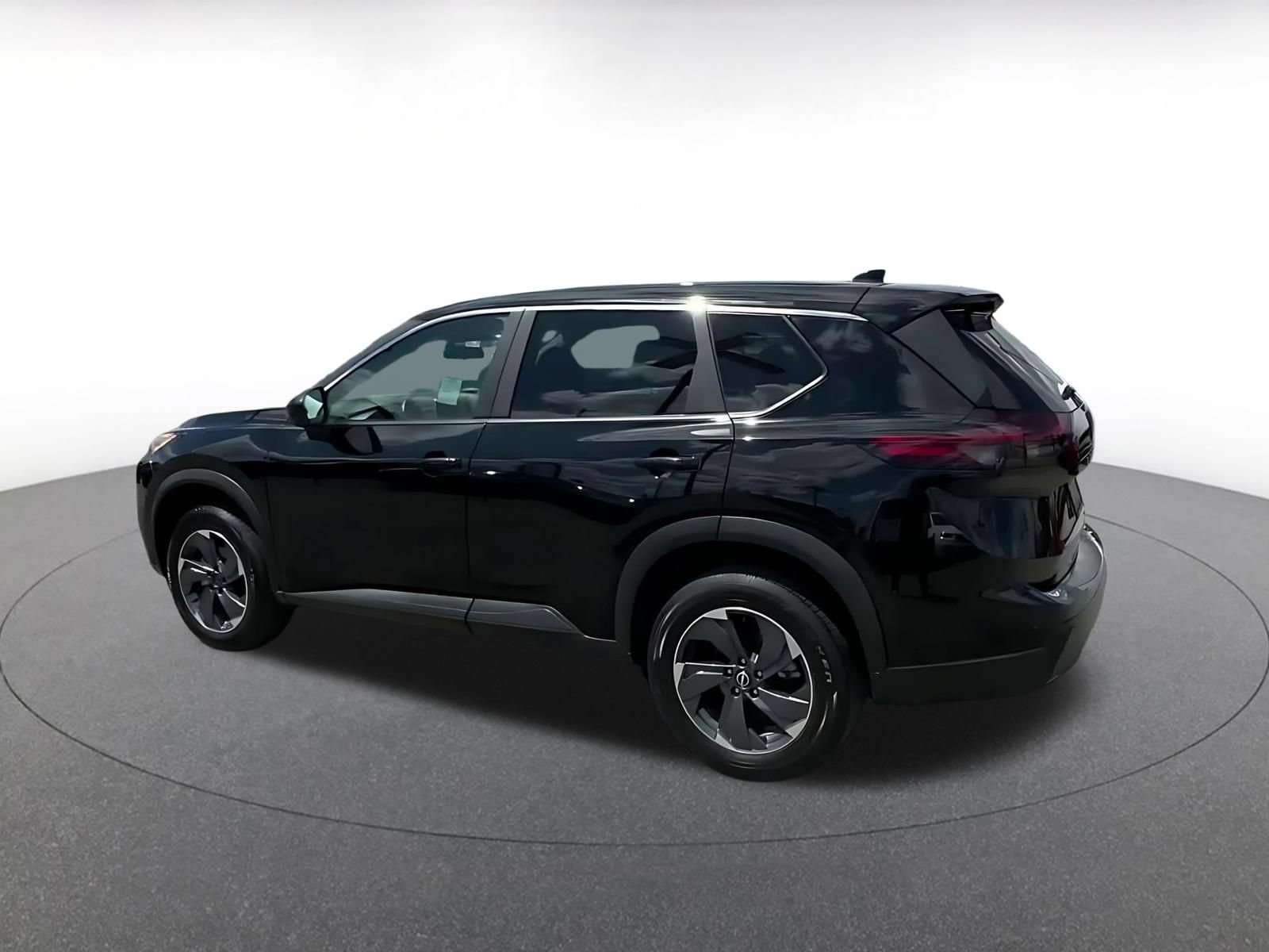 Used 2025 Nissan Rogue SV FWD image 10