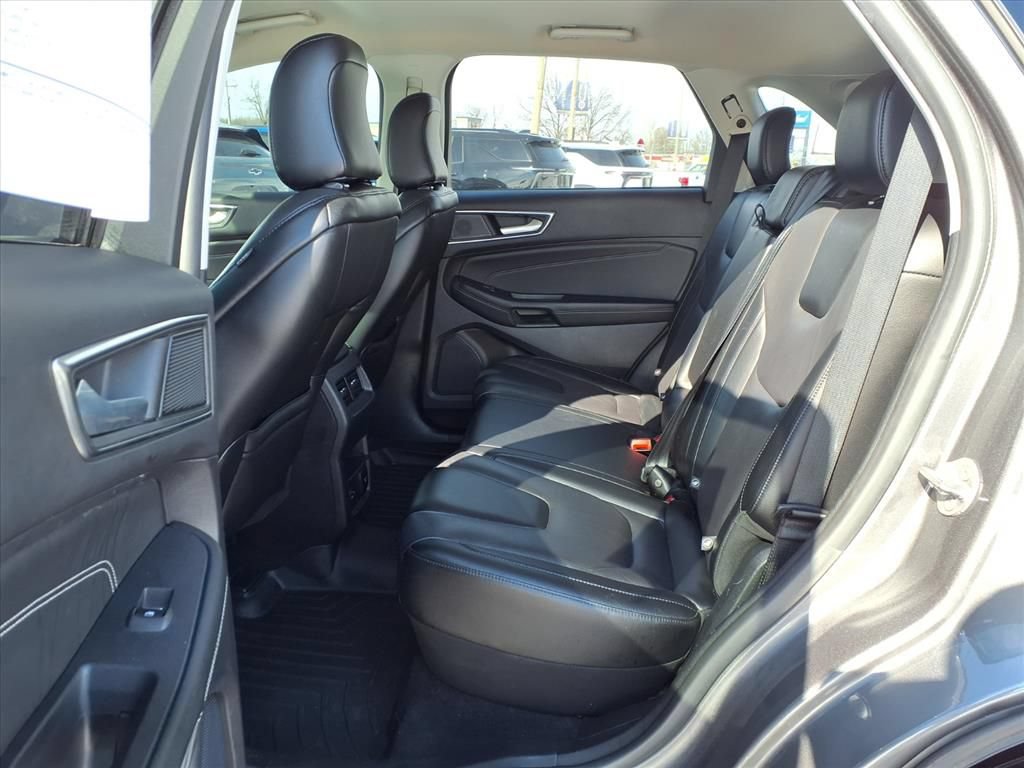 Used 2022 Ford Edge Titanium AWD/4WD image 13