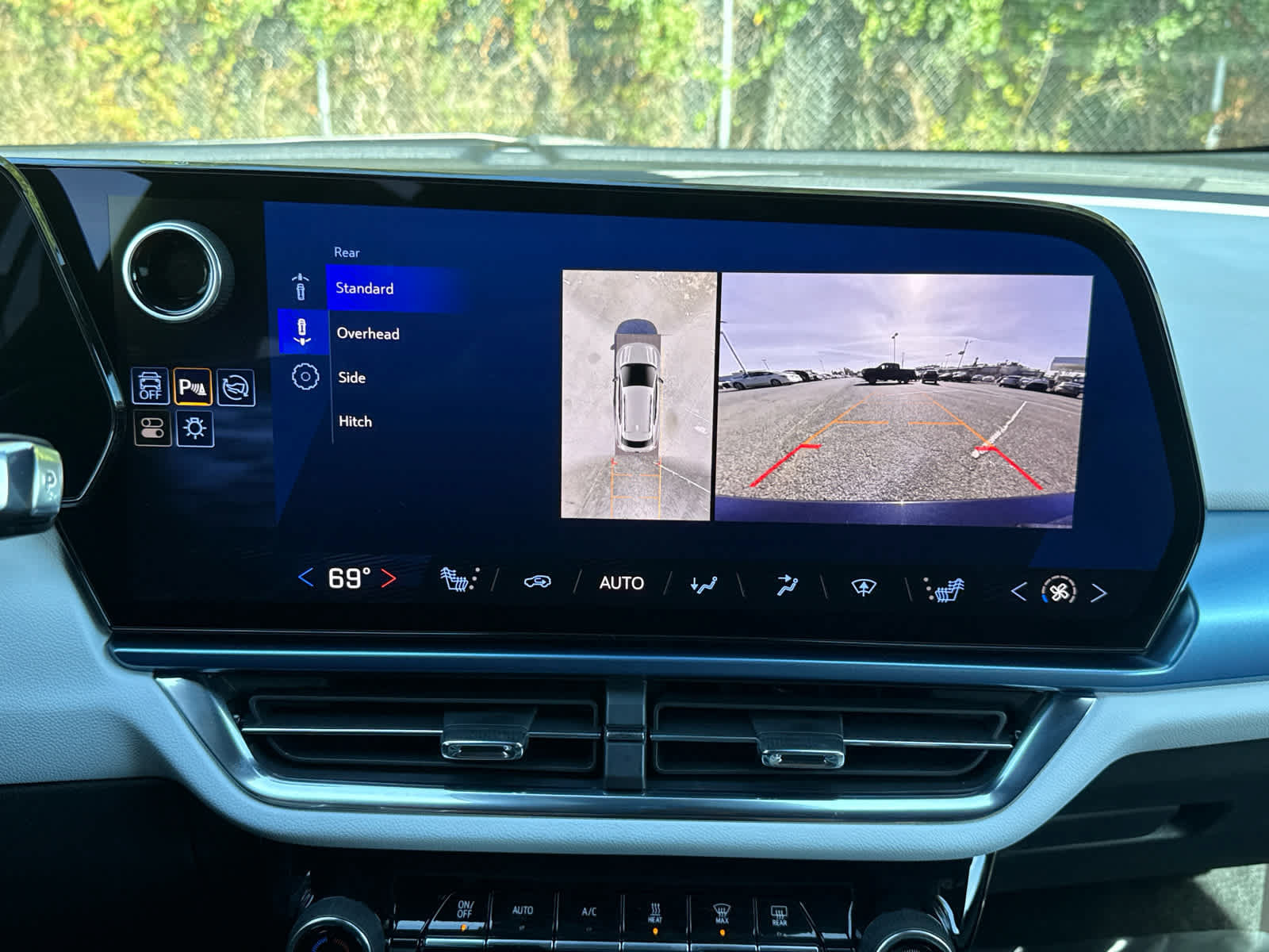 Used 2025 Chevrolet Equinox EV LT FWD image 18