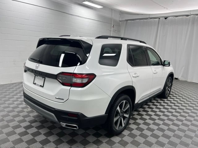 Used 2023 Honda Pilot Touring image 5
