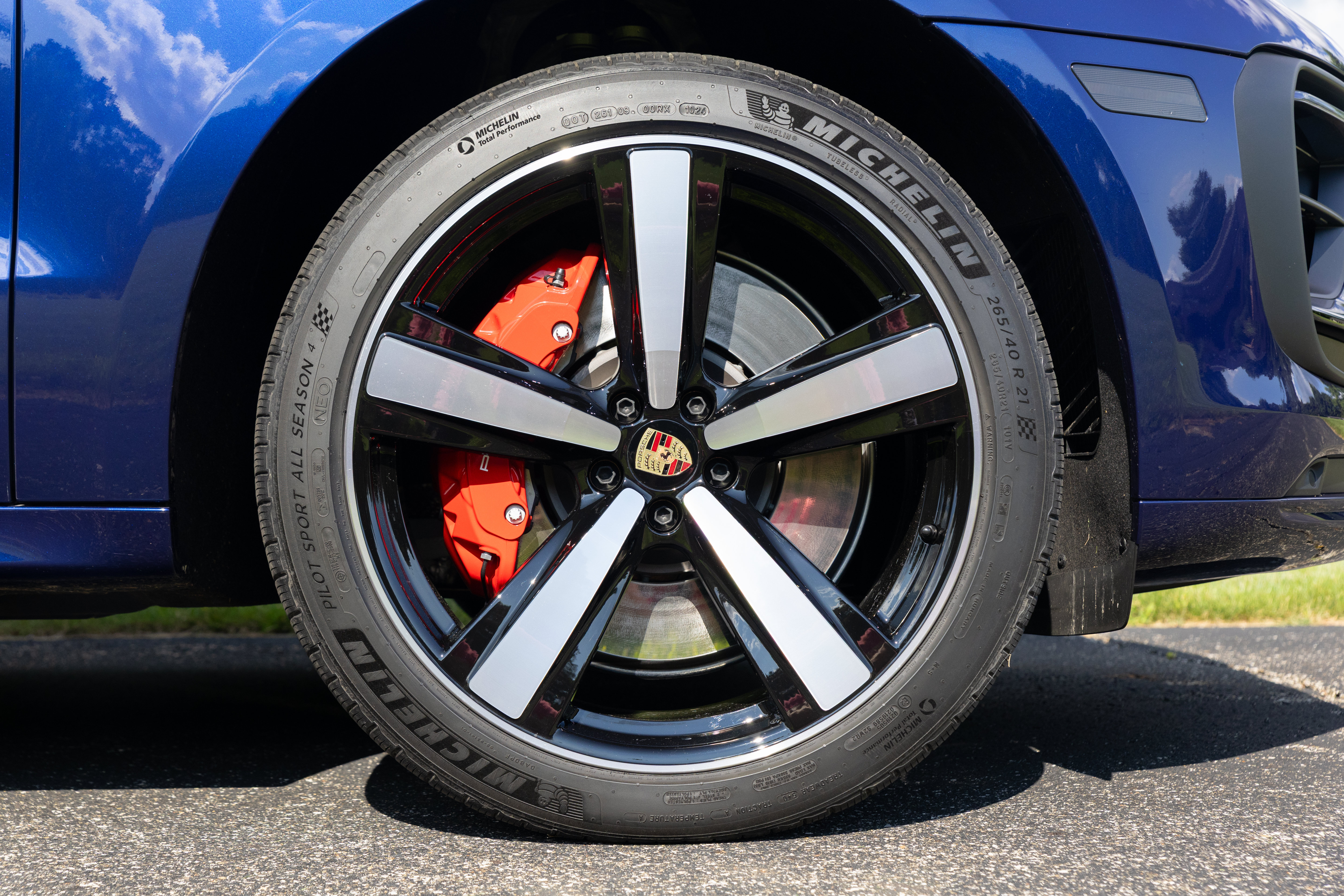 Used 2024 Porsche Macan GTS AWD/4WD image 29