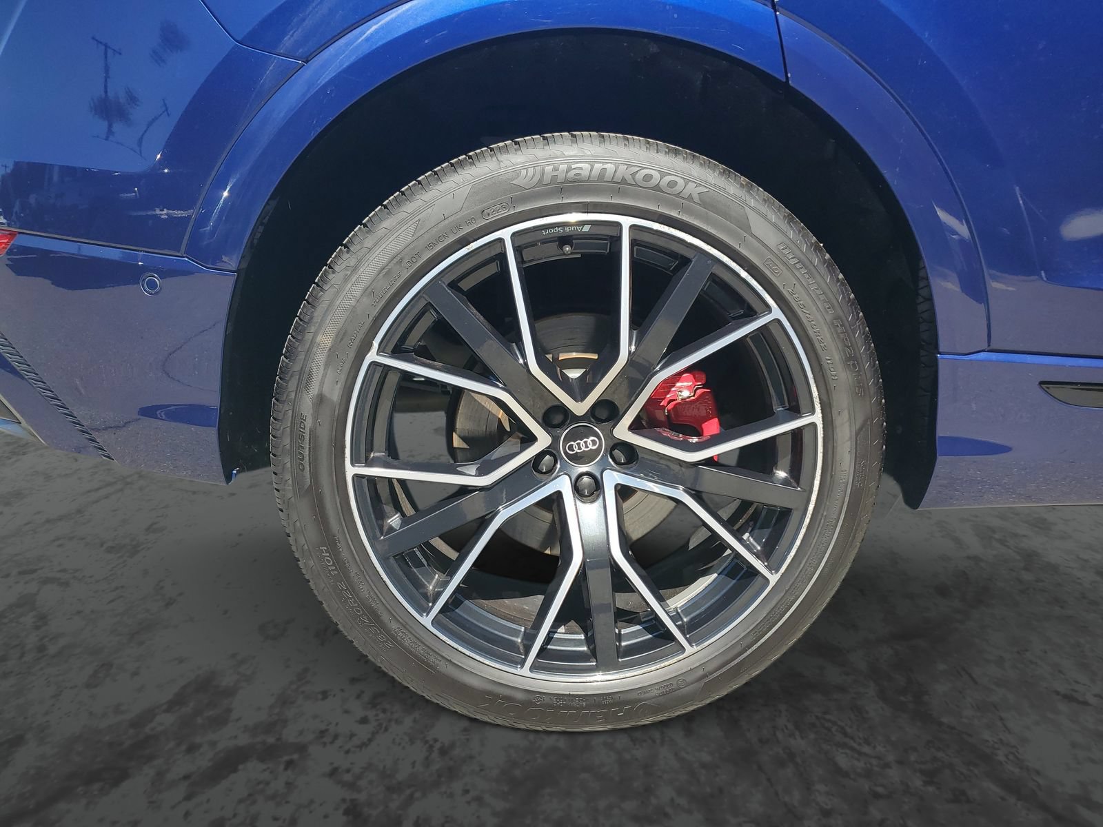 Used 2022 Audi Q8 Premium Plus AWD/4WD image 5