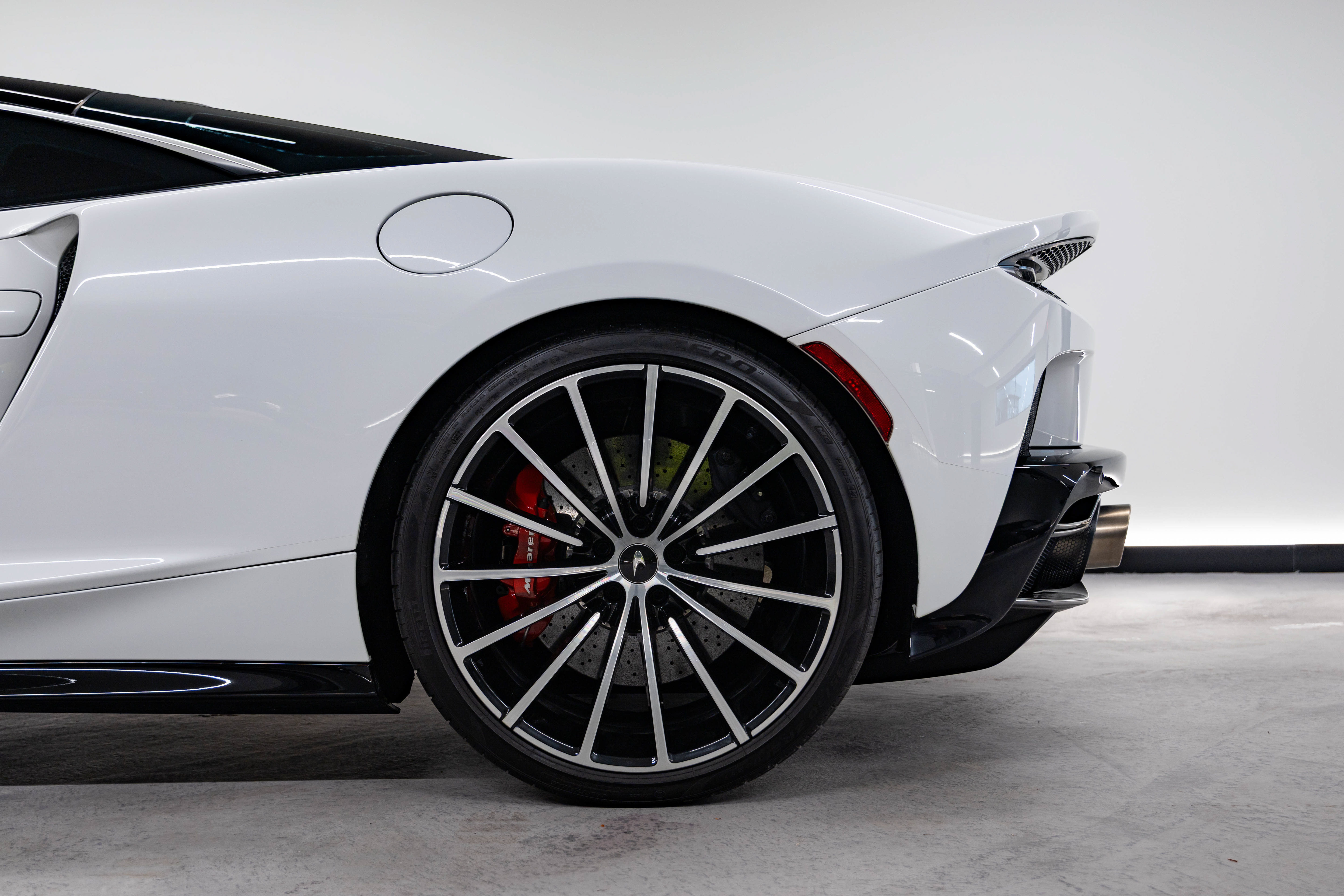 Used 2020 McLaren GT RWD image 6