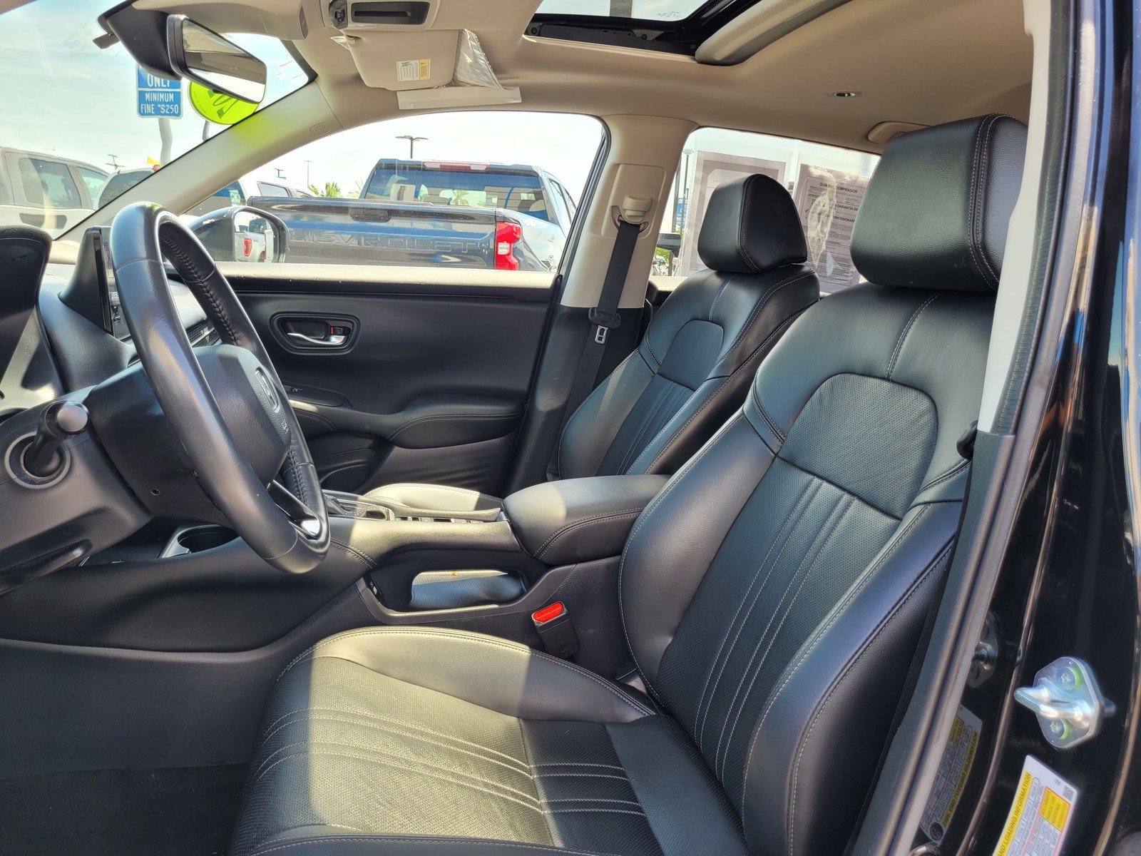 Used 2023 Honda HR-V EX-L image 11