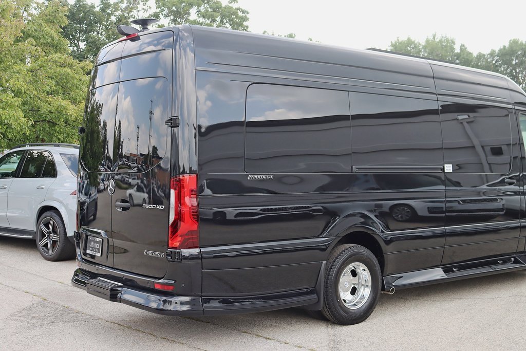 Used 2024 Mercedes-Benz Sprinter 3500 image 9