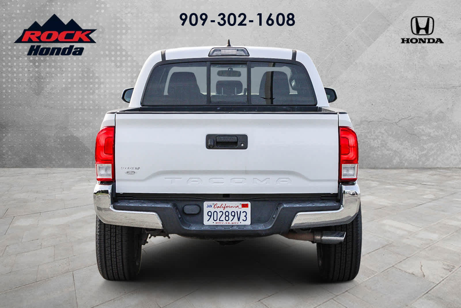 Used 2017 Toyota Tacoma SR5 image 5