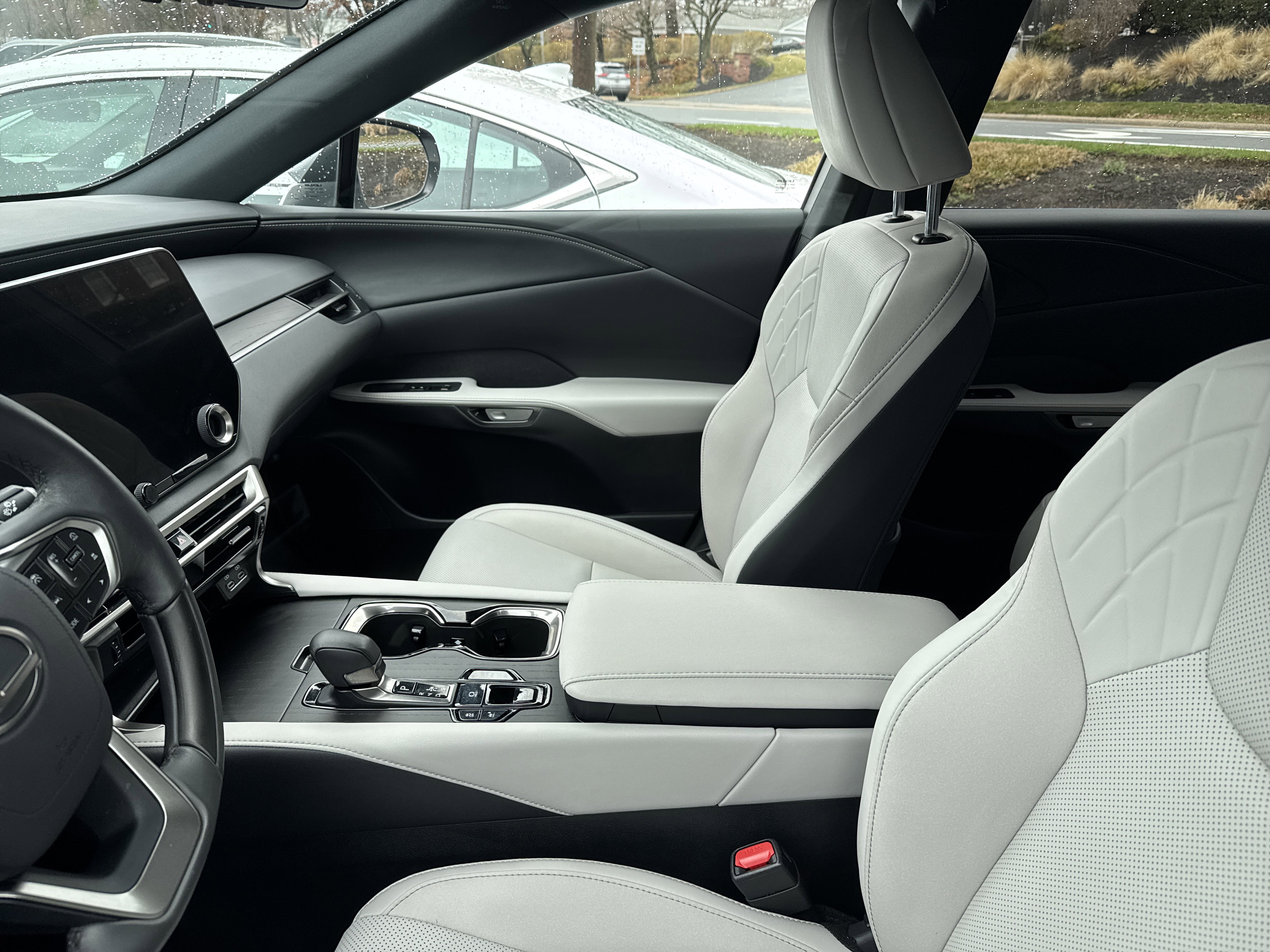 Used 2023 Lexus RX 350h 350h w/ Cold Area Package image 6