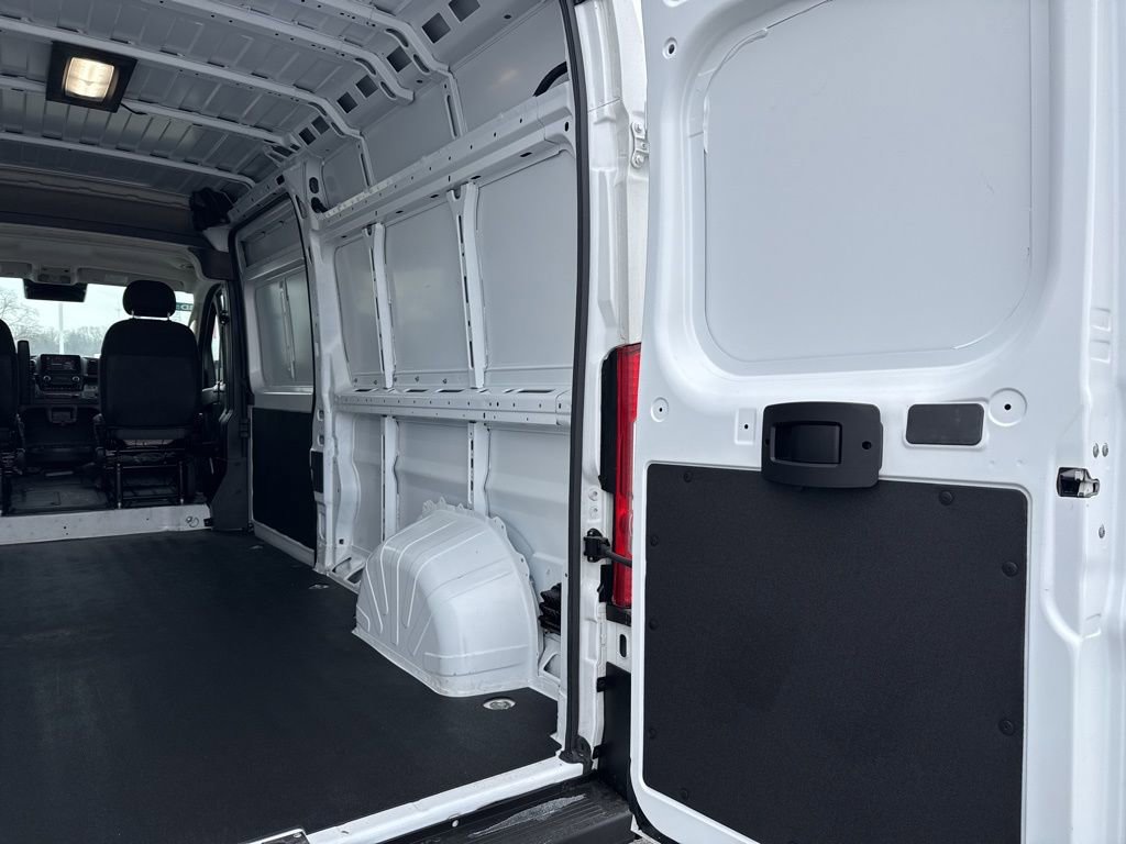 Used 2025 RAM ProMaster 2500 w/ Convenience Group image 19