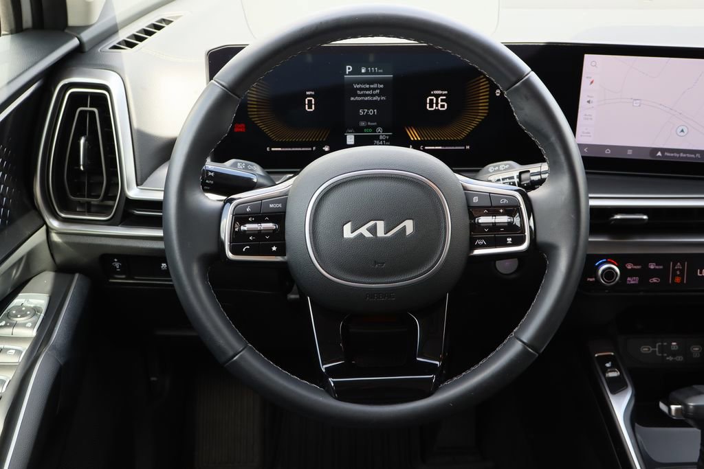 Used 2025 Kia Sorento S image 12