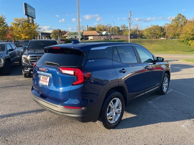 Used 2023 GMC Terrain SLE image 6