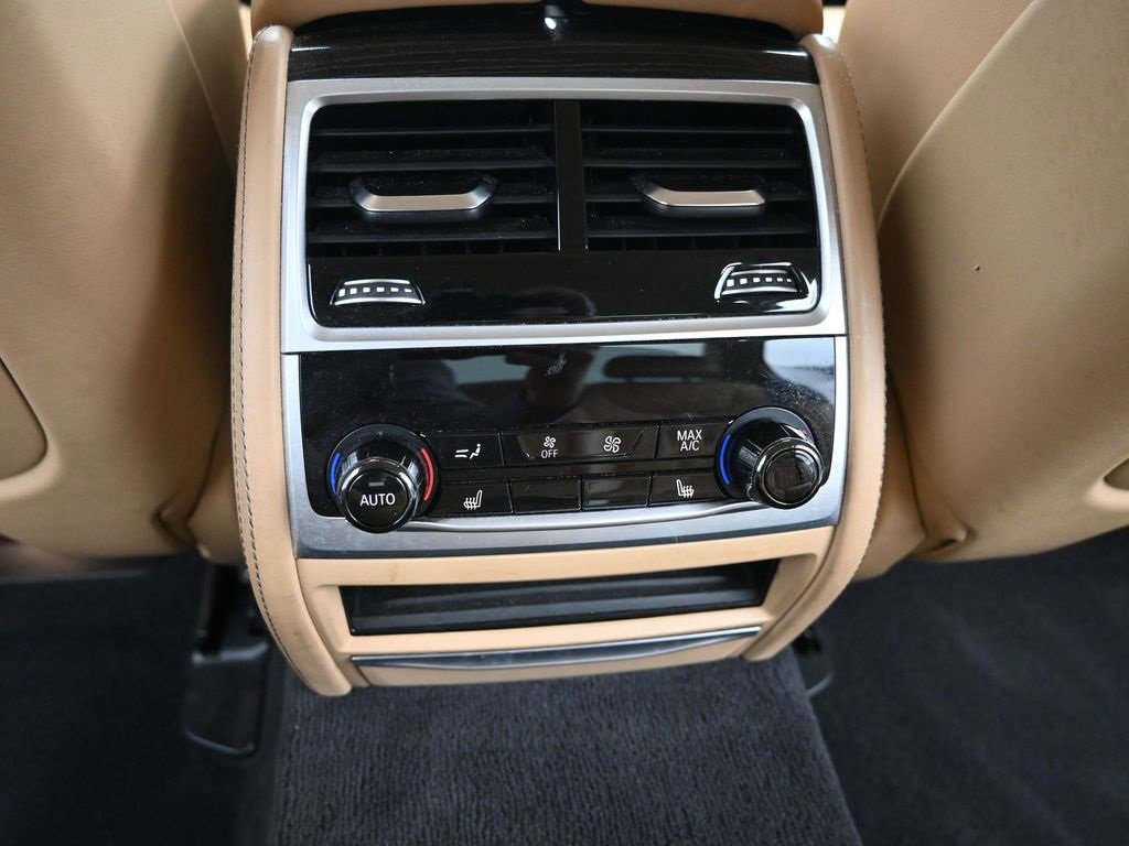 Used 2018 BMW 740e xDrive image 32