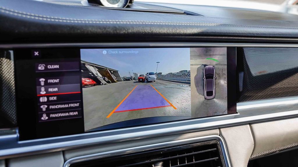 Used 2019 Porsche Panamera GTS image 29