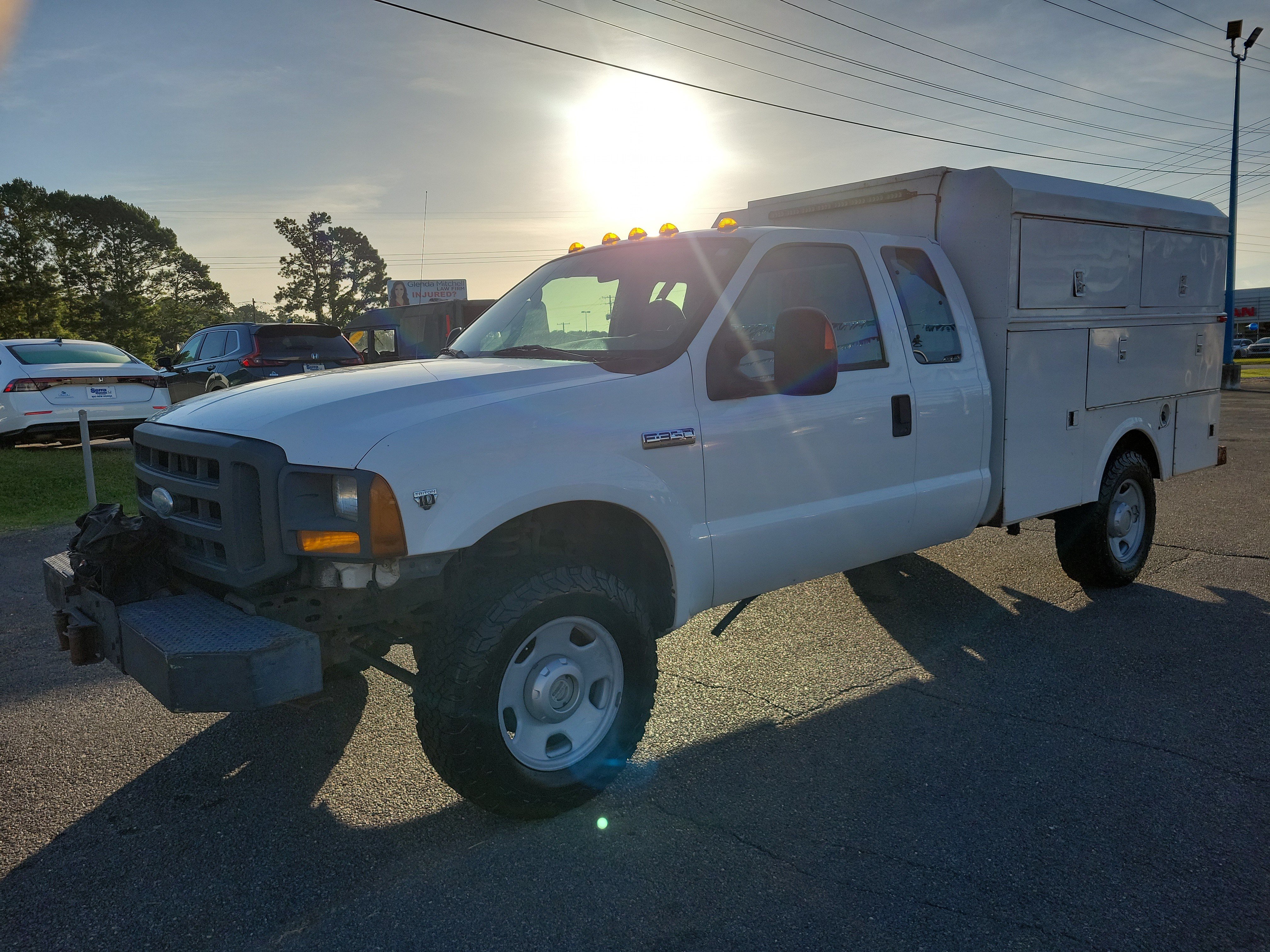 Used 2005 Ford F350 XL AWD/4WD image 3