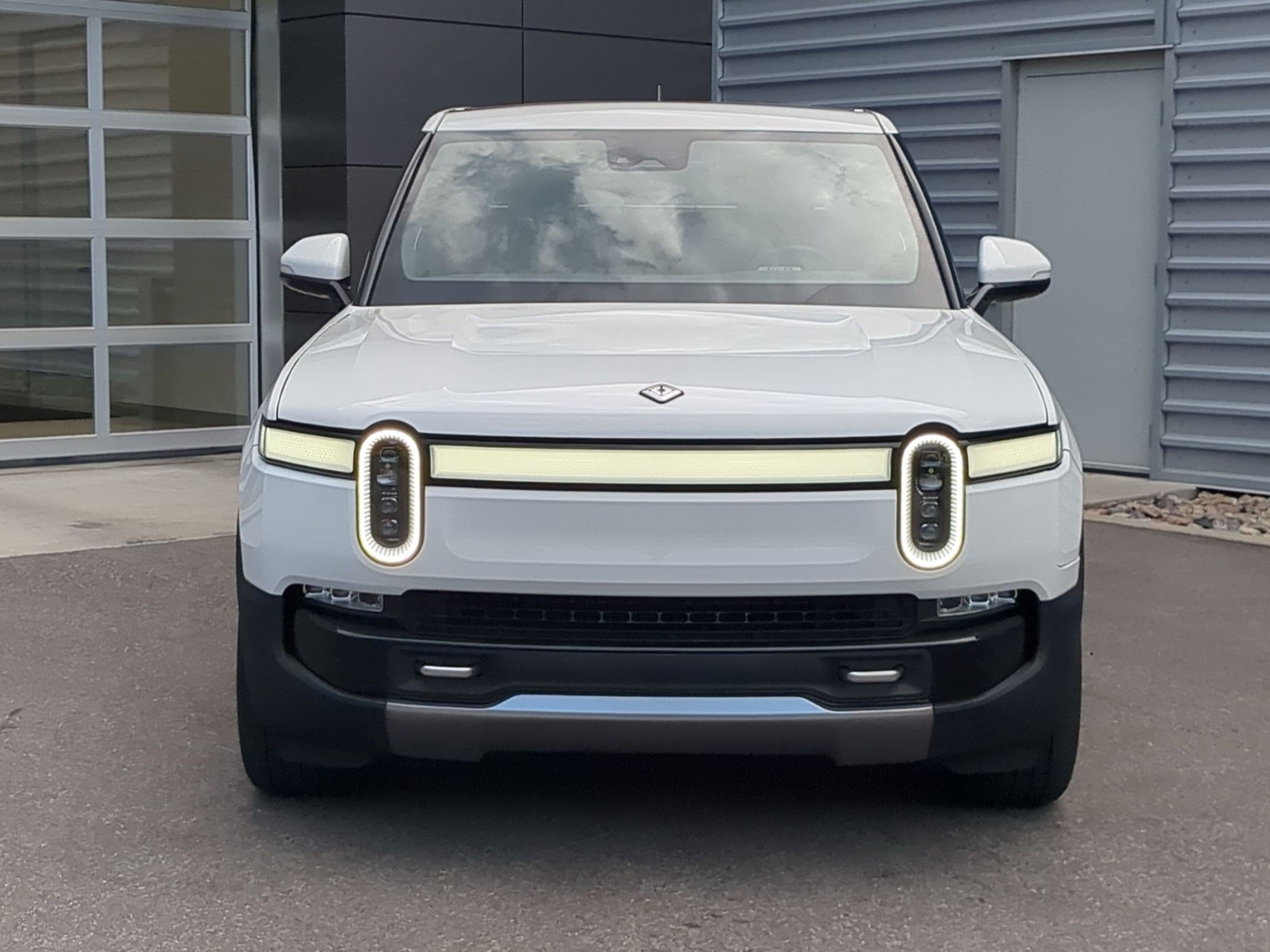 Used 2022 Rivian R1T Launch Edition AWD/4WD image 2