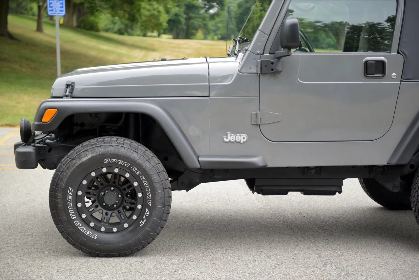 Used 2004 Jeep Wrangler 4WD w/ 30" Tire & Wheel Group image 19