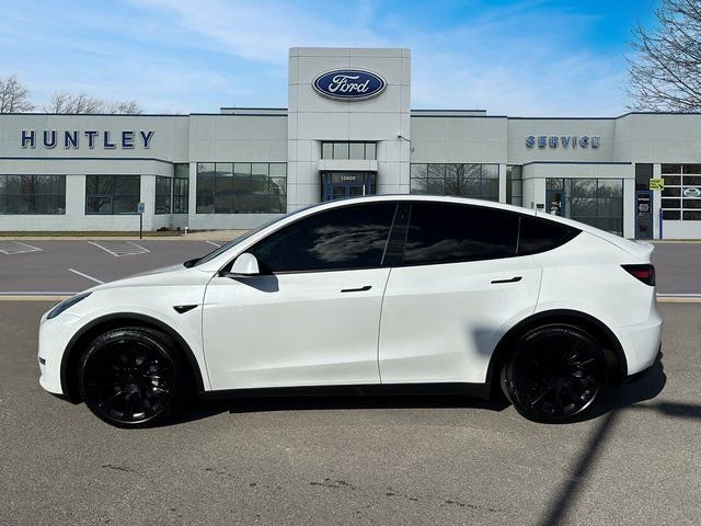 Used 2021 Tesla Model Y Long Range image 7