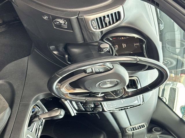 Used 2020 Jeep Grand Cherokee Laredo w/ Quick Order Package 2BN North AWD/4WD image 26
