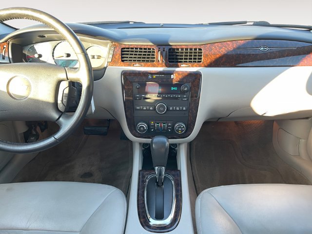 Used 2014 Chevrolet Impala LTZ FWD image 11