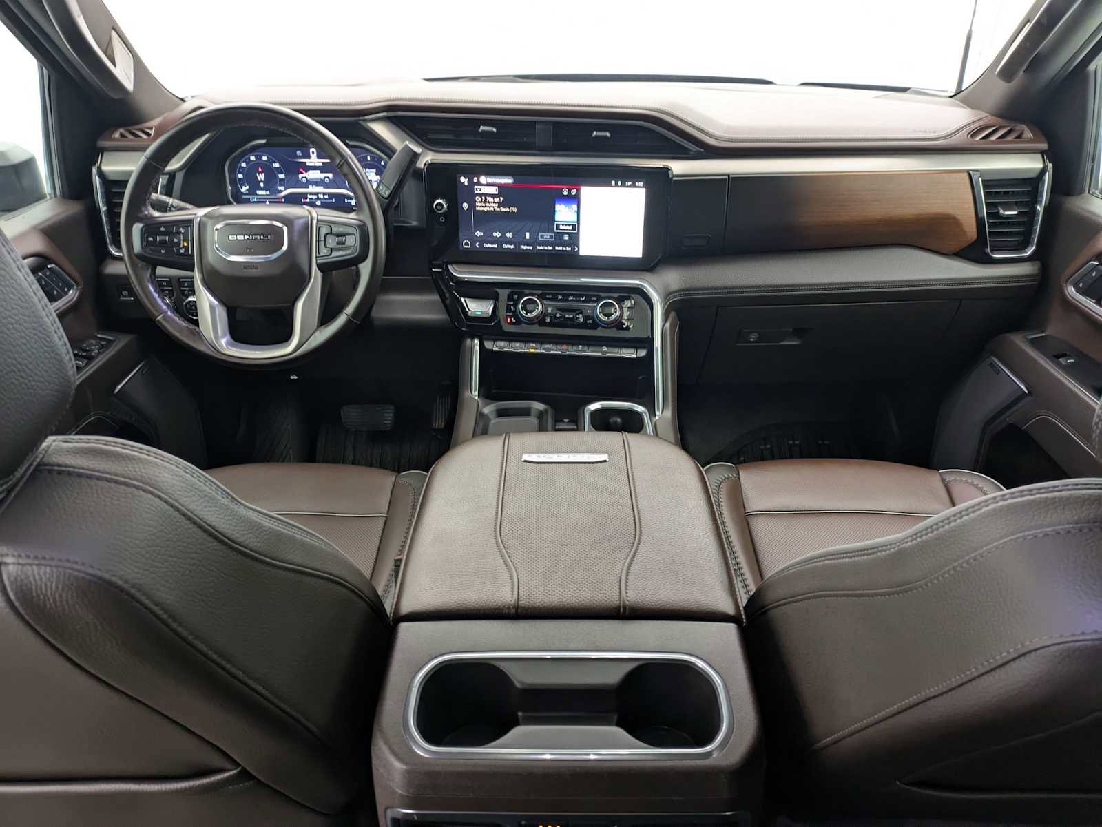 Used 2025 GMC Sierra 2500 Denali w/ Denali Reserve Package image 17