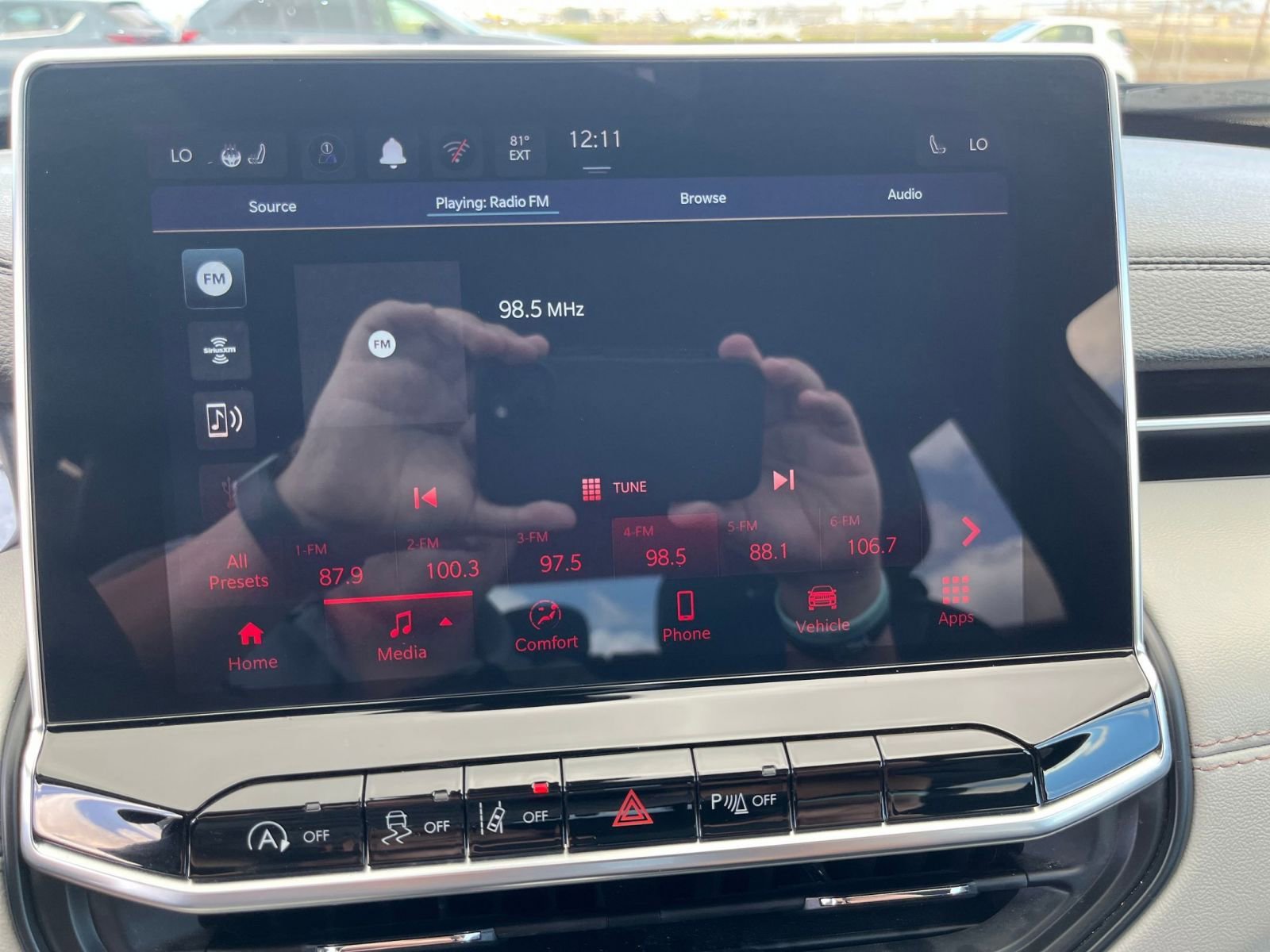 Used 2025 Jeep Compass Limited image 20