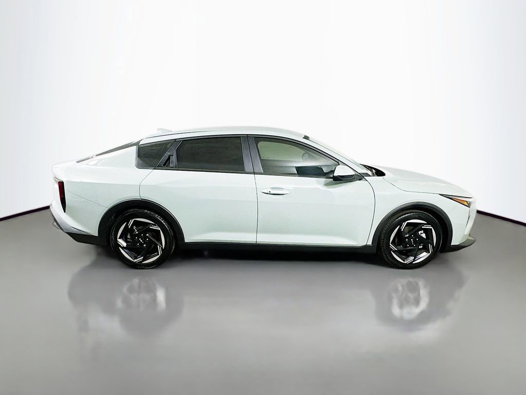 Used 2025 Kia K4 EX image 7
