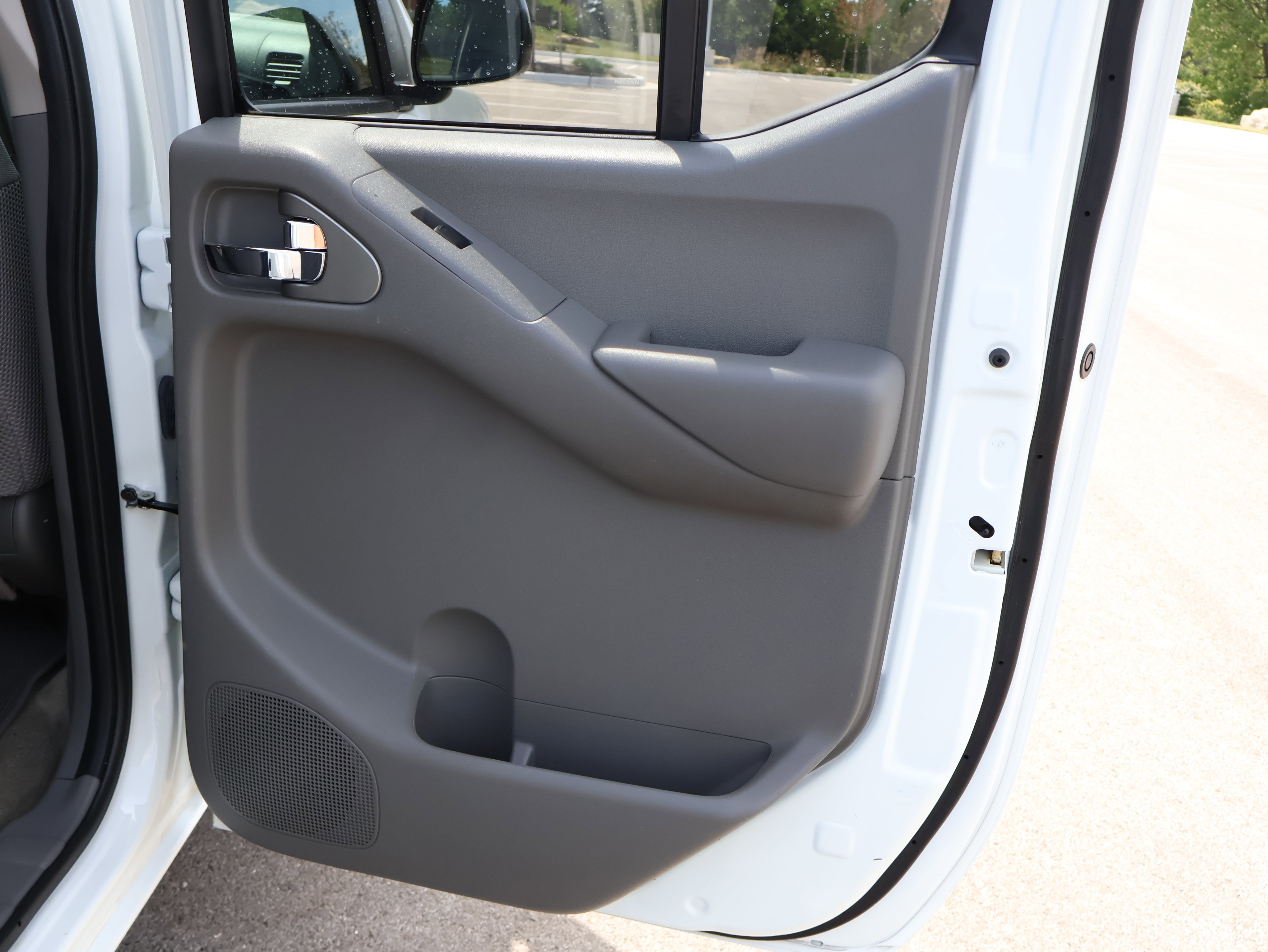 Used 2017 Nissan Frontier SV image 15