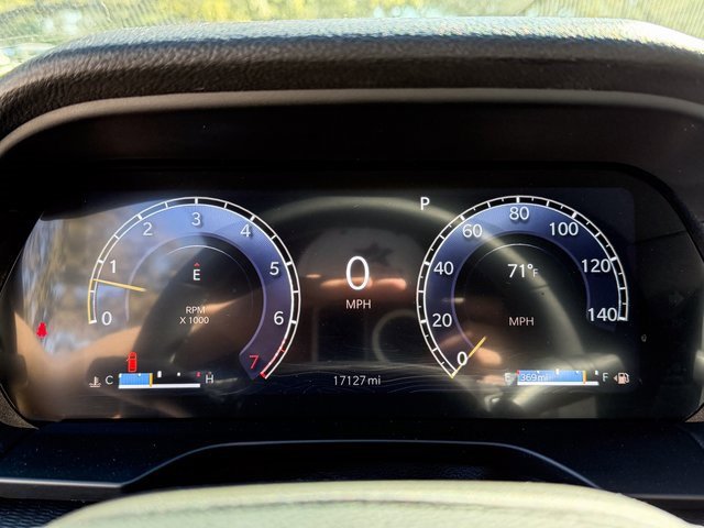 Used 2025 Jeep Grand Cherokee L Laredo image 12