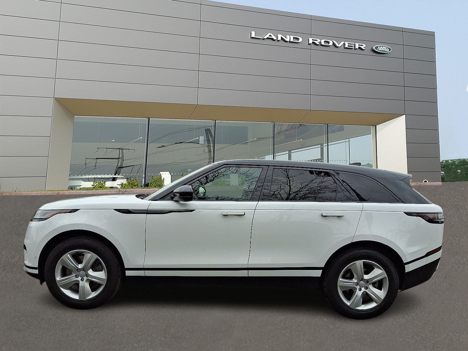 Used 2026 Land Rover Range Rover Velar S AWD/4WD image 6