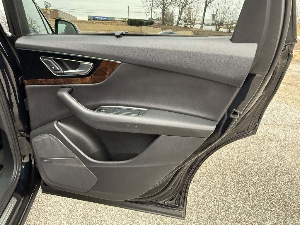 Used 2018 Audi Q7 3.0T Prestige w/ Prestige Package image 31