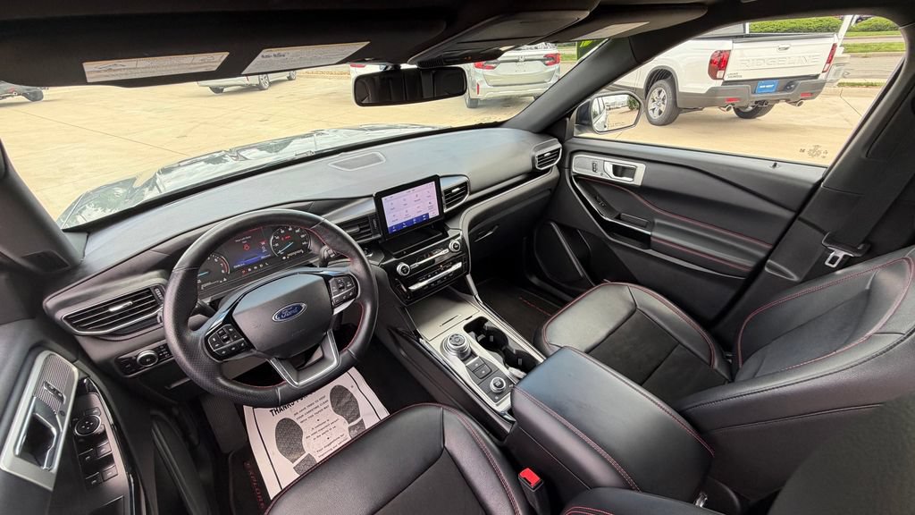 Used 2023 Ford Explorer ST-Line AWD/4WD image 22