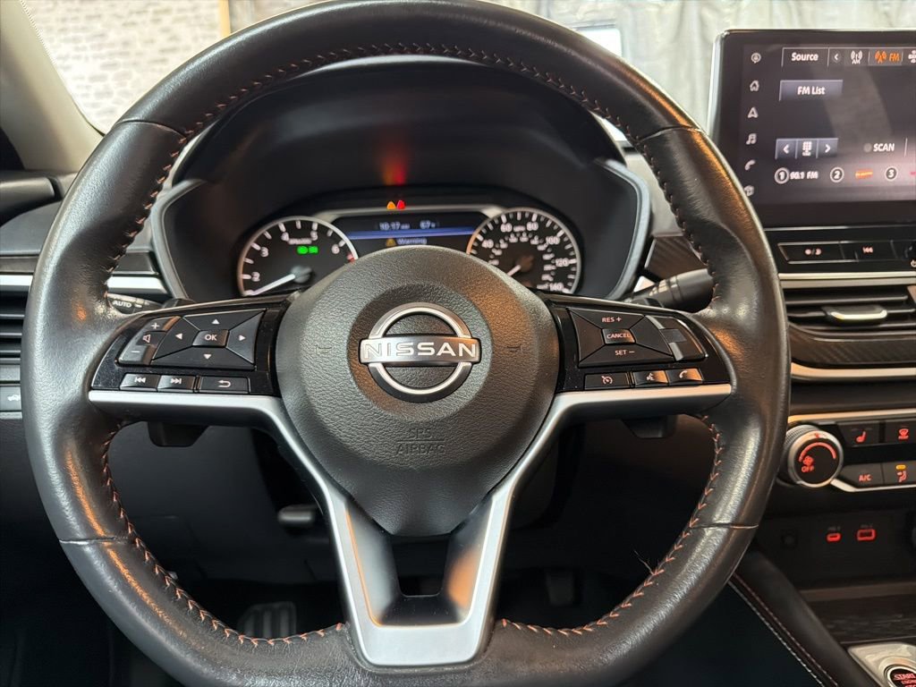 Used 2023 Nissan Altima 2.5 SR w/ SR Premium Package image 16
