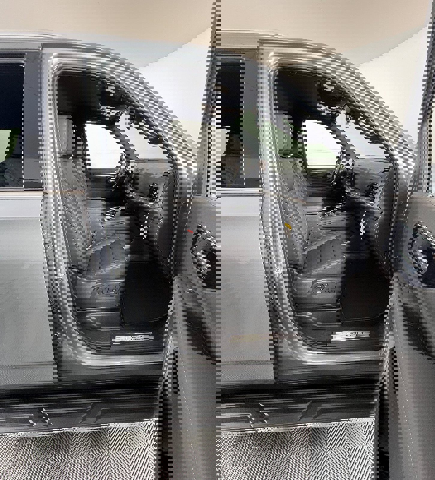 New 2026 Chevrolet Tahoe LT image 5