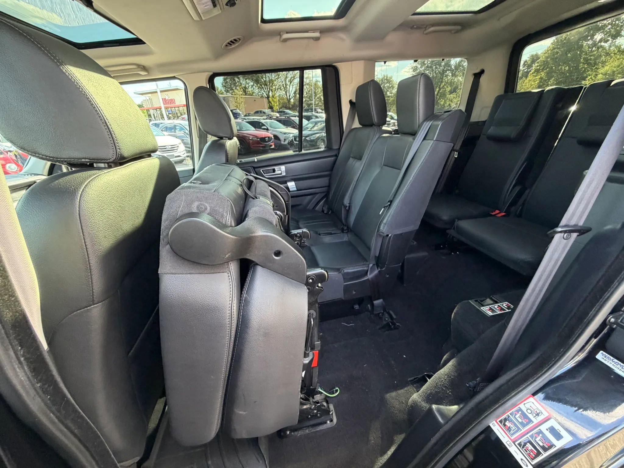 Used 2016 Land Rover LR4 HSE Silver Edition AWD/4WD image 30