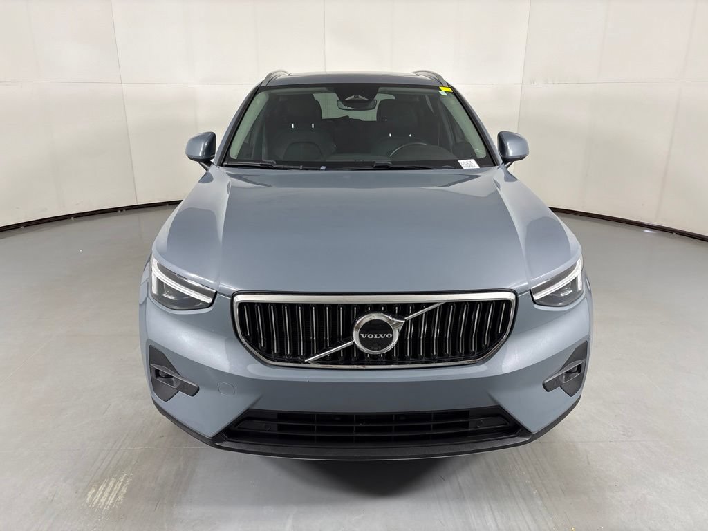 Used 2023 Volvo XC40 B5 Ultimate w/ Protection Package Premier AWD/4WD image 3