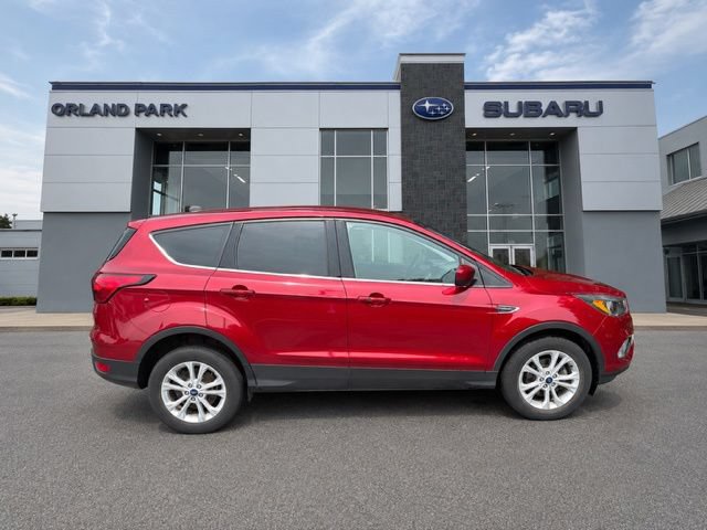 Used 2019 Ford Escape SE FWD image 2