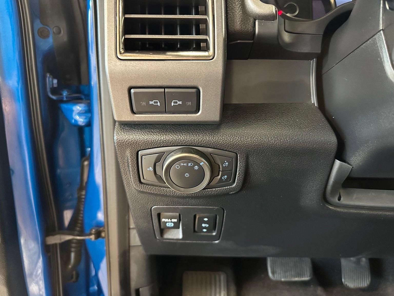 Used 2019 Ford F150 Raptor w/ Equipment Group 802A Luxury AWD/4WD image 24