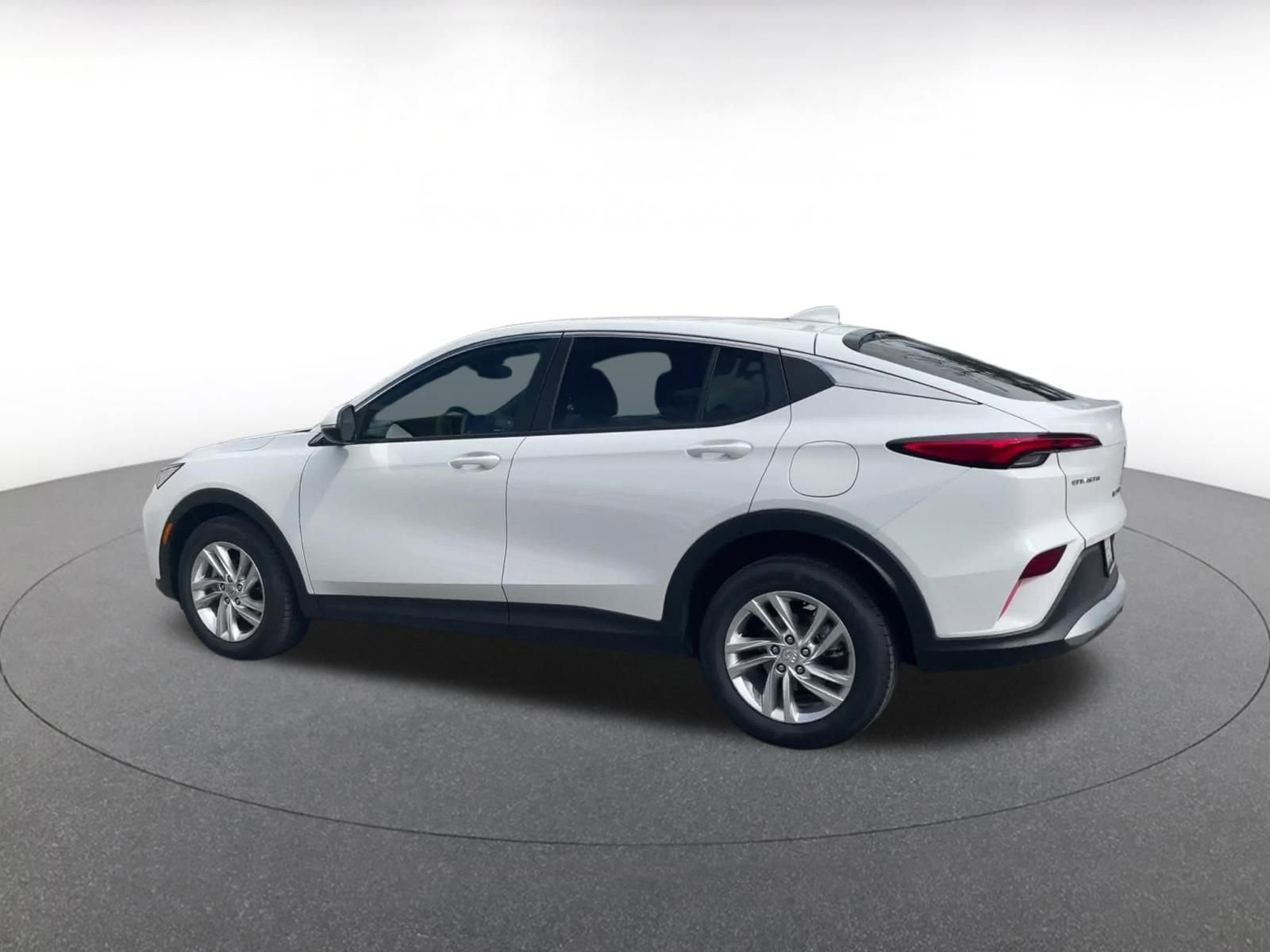 Used 2025 Buick Envista Preferred image 10