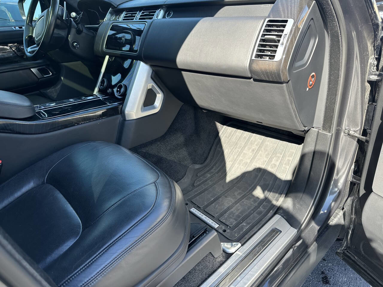 Used 2018 Land Rover Range Rover Autobiography image 10