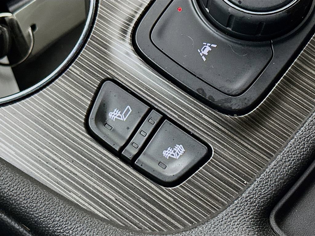 Used 2023 GMC Acadia SLT image 29