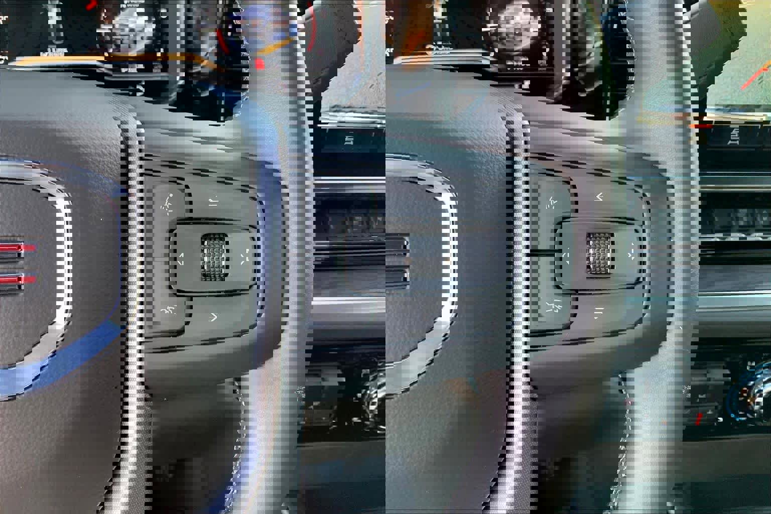 Used 2025 GMC Sierra 2500 SLT w/ SLT Convenience Package image 23