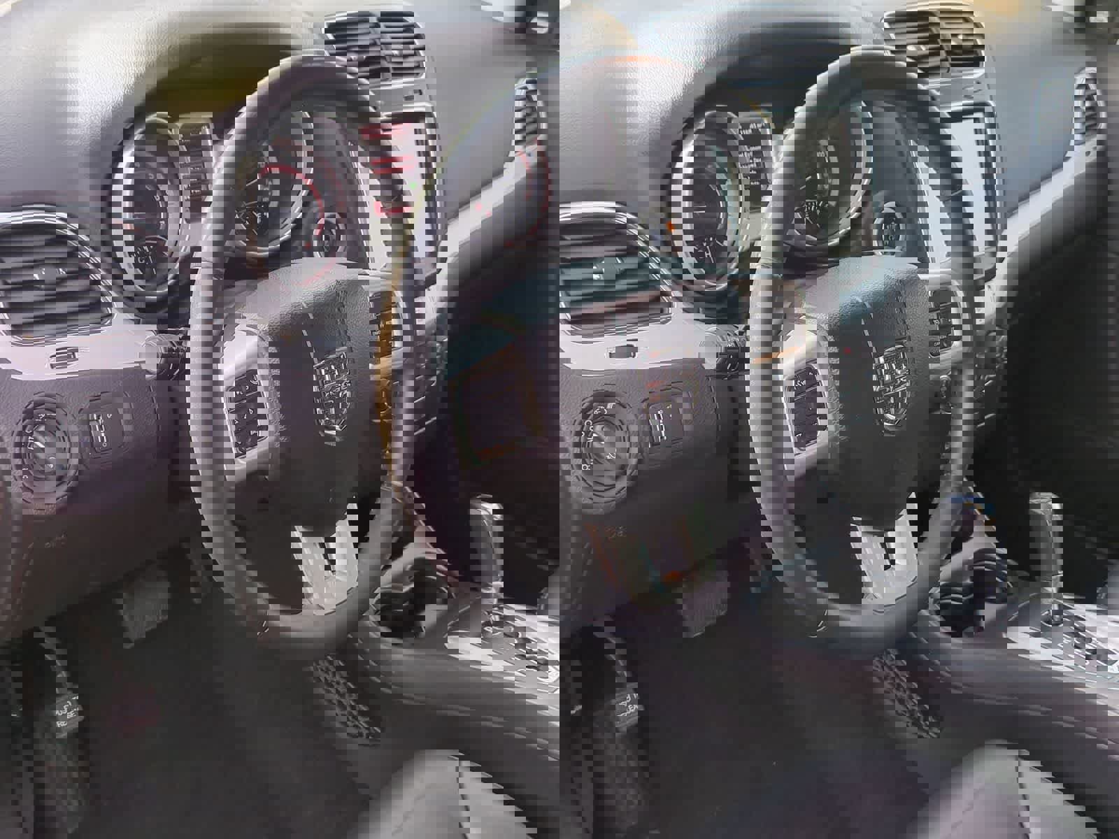 Used 2012 Dodge Journey Crew FWD image 2