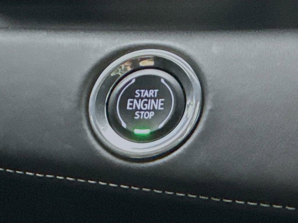 Used 2023 Cadillac Escalade Sport Platinum w/ LPO, ONYX Package image 21