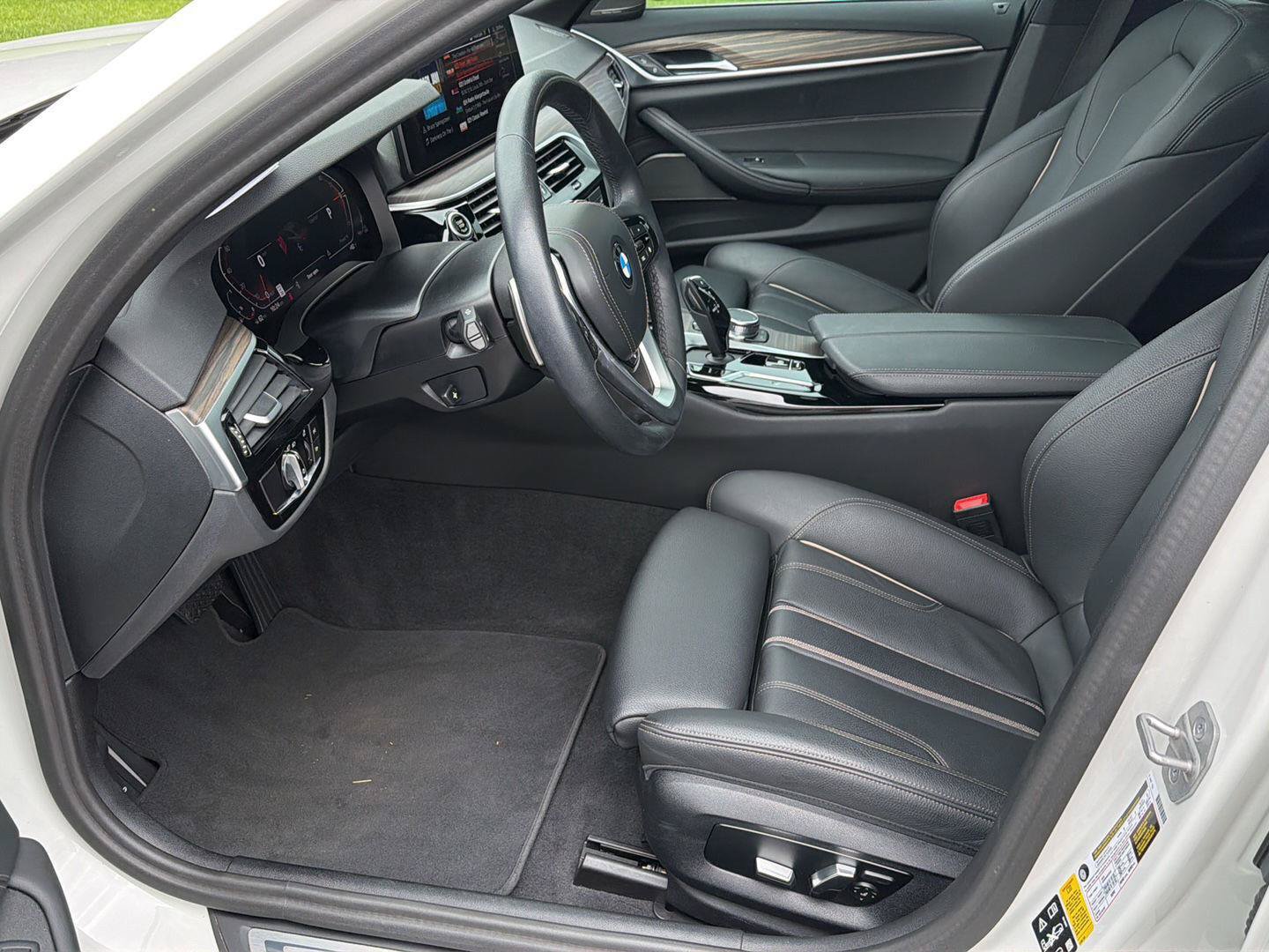 Used 2023 BMW 540i xDrive AWD/4WD image 10
